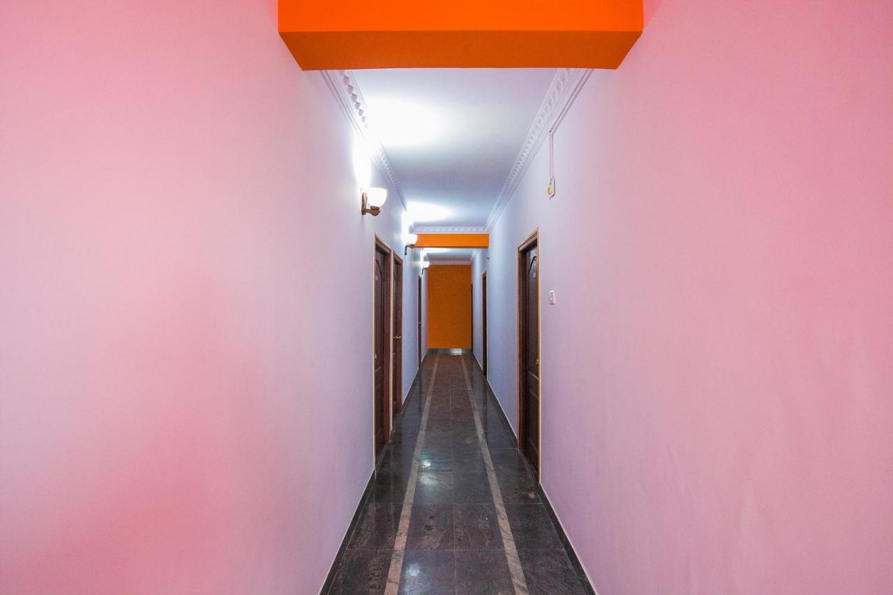 Oyo 16123 Chandana Deluxe Bangalore Exterior foto